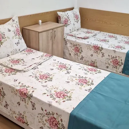 Apartment Апартамент За Гости Ира Burgas